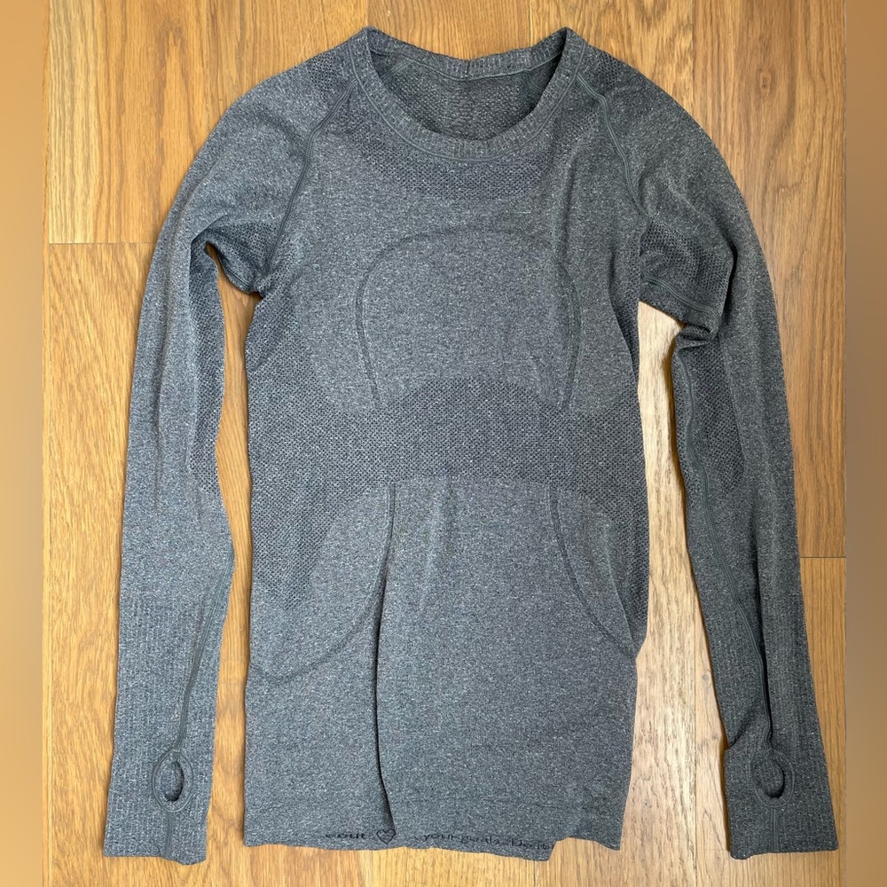 Lululemon Run Swiftly Long Sleeve, size 4